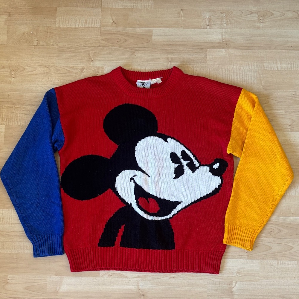 Vintage women’s Disney Colorful Mickey Mouse Crewneck Sweater